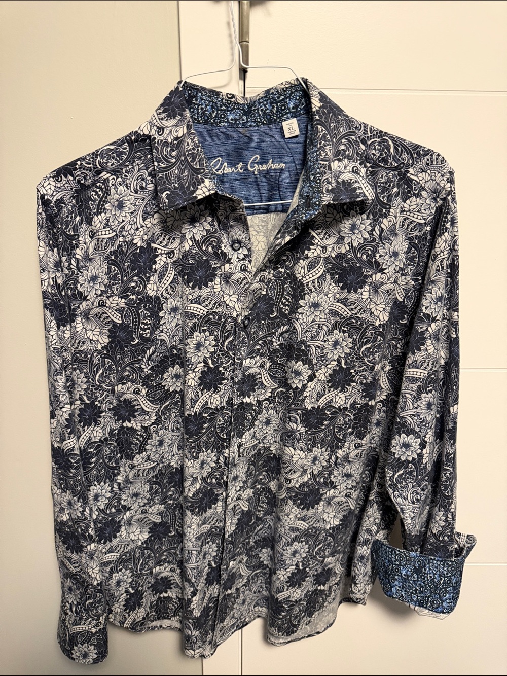 Robert Graham Navy and White Floral Paisley Button-Up Shirt (Classic Fit)
